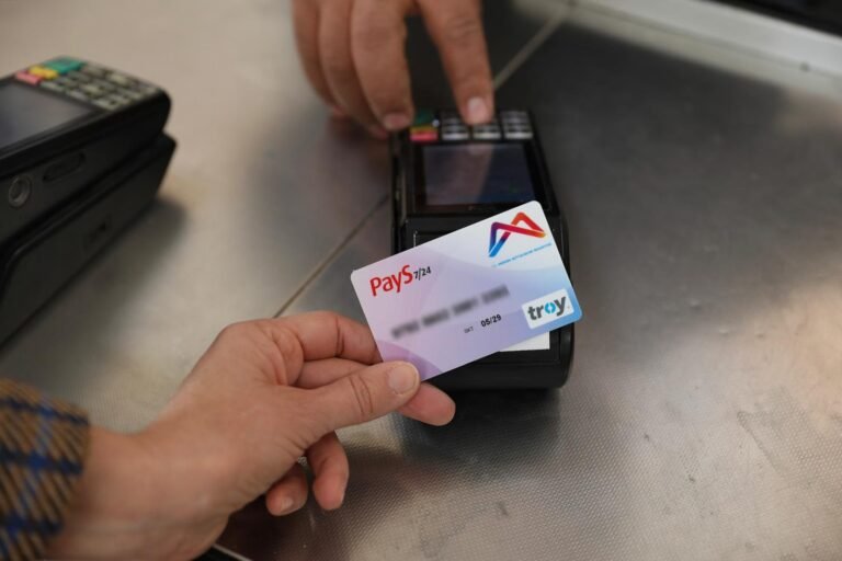 Mersin Büyükşehir İtfaiyesi Kimyasal Tesiste Yangına Müdahale Etti