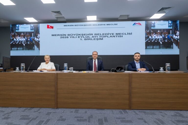 Tarsus Belediyesi Çöplü ve Yaramış Mahallelerinde Yol Çalışması Yaptı