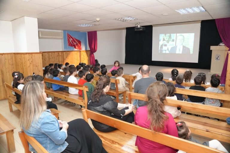 Mersin Büyükşehir Erdemli Esenpınar Yolunu Yeniledi