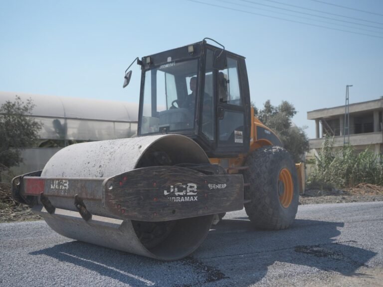 Mersin Büyükşehir Anamur Yollarını Yeniledi