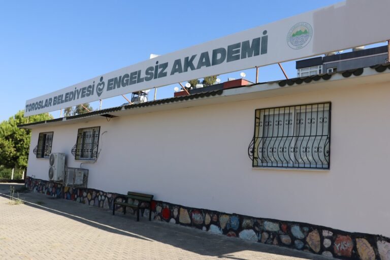 Mersin Büyükşehir Ufuk Mersin Projesi ile Çocuk ve Genç Fikirlerini Destekliyor