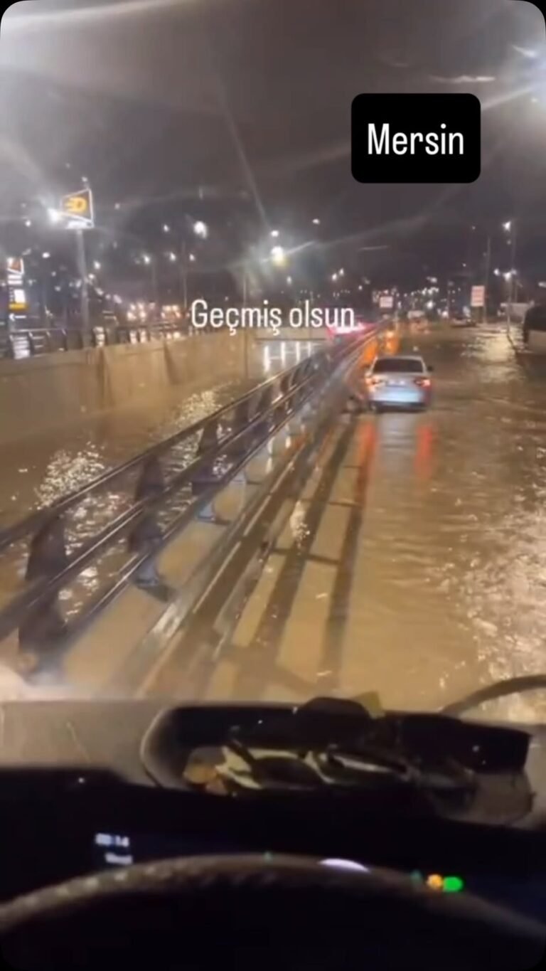 Tarsus’ta Yağmur Suları Evi Bastı…