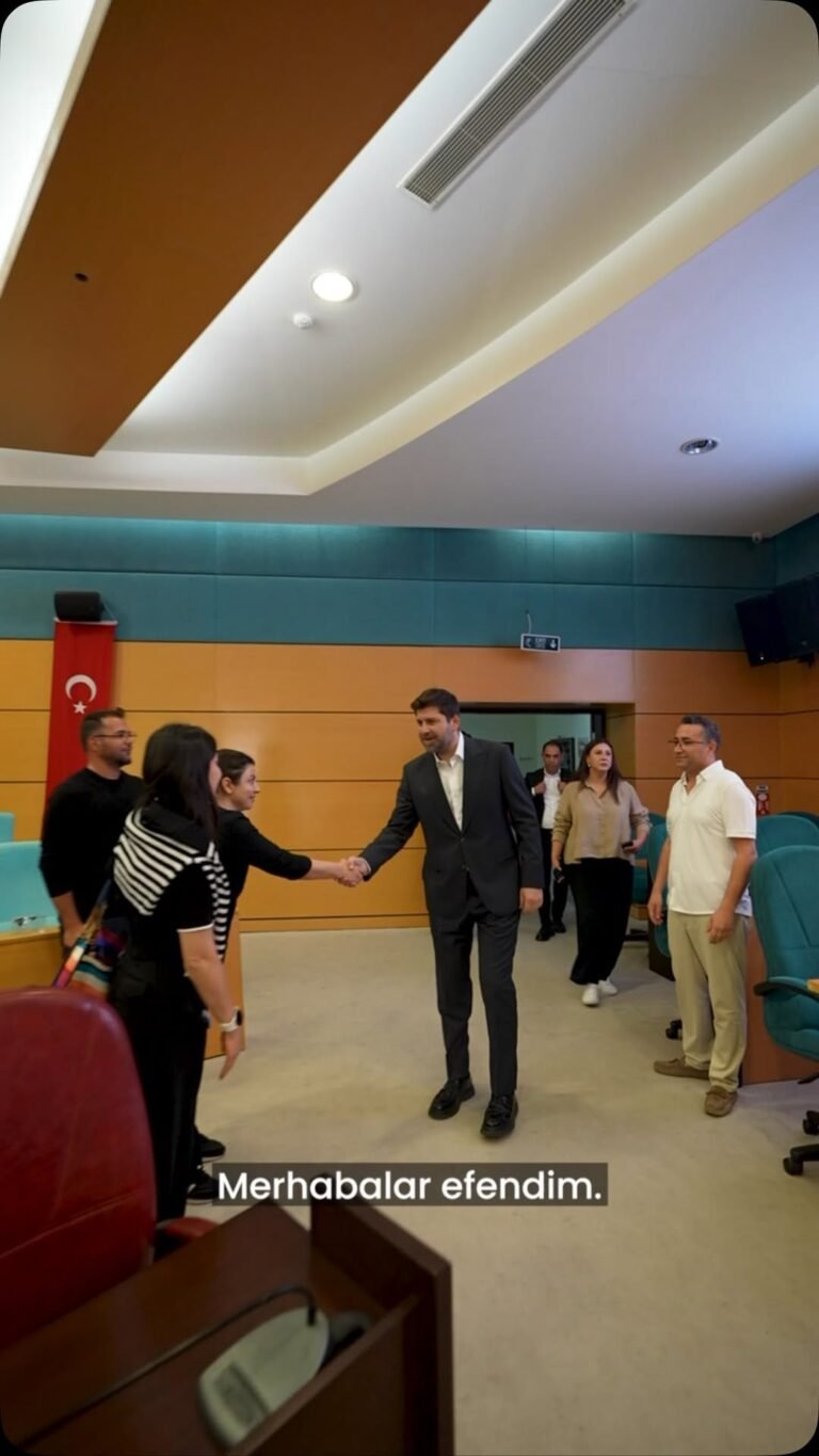 TARSUS’TA MİNİBÜS İLE OTOMOBİL ÇARPIŞTI…