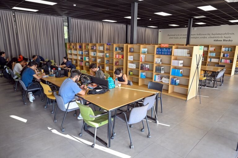 Mersin Büyükşehir Hoş Geldin Bebek Projesiyle 18 Bin Paketi Ailelere Ulaştırdı