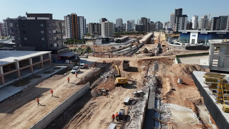 Erdemli Belediyesi Kadın Çiftçileri Desteklemeye Devam Ediyor